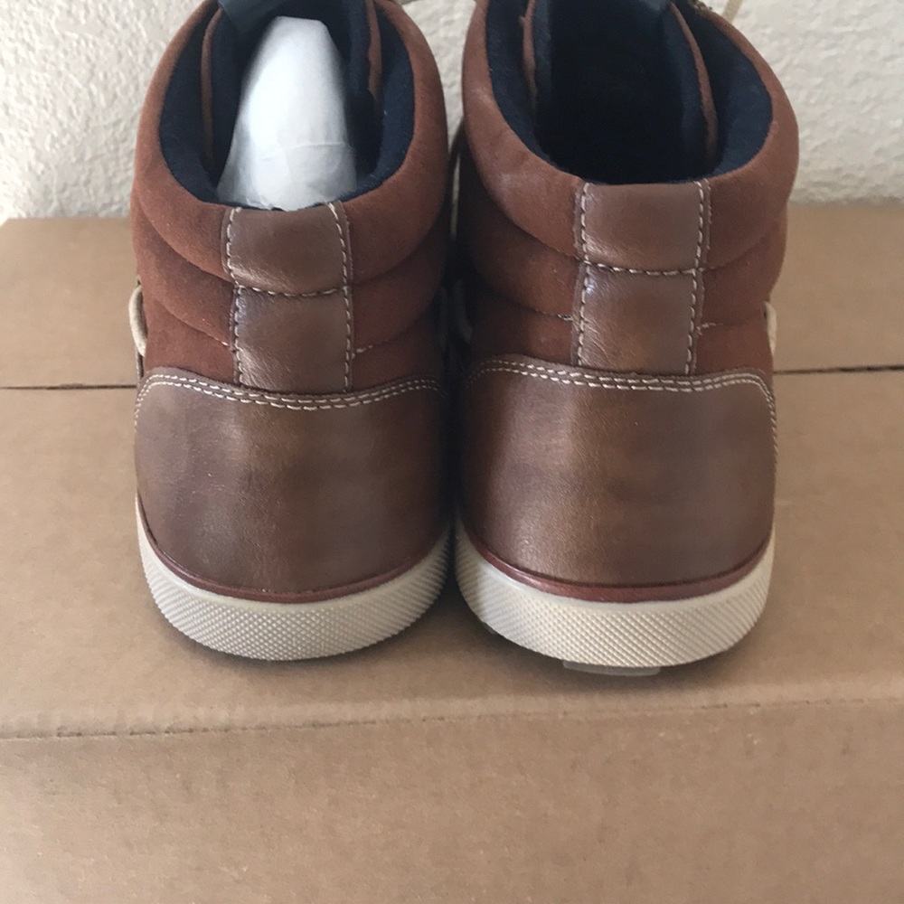 Shoes - Picture 3 of 4